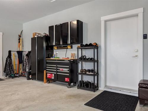 125 Allview Lane, Bowser, BC - Indoor Photo Showing Other Room
