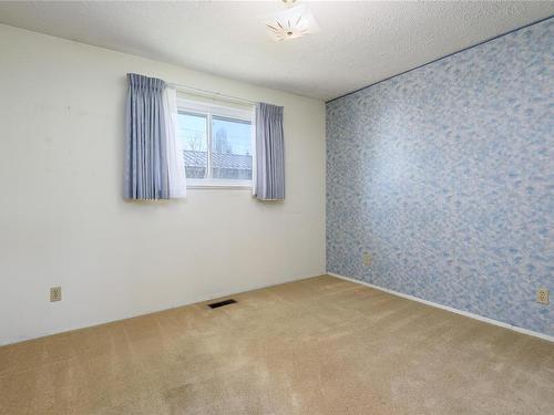 2603 Tull Pl, Courtenay, BC - Indoor Photo Showing Other Room