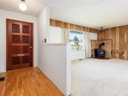 2603 Tull Pl, Courtenay, BC - Indoor With Fireplace