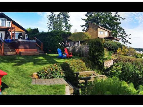 4935 Cordova Bay Rd, Saanich, BC - Outdoor With Deck Patio Veranda With Backyard