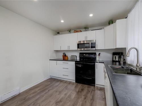 635 Haliburton St, Nanaimo, BC - Indoor Photo Showing Kitchen