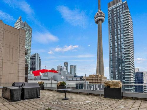 645-250 Wellington St W, Toronto, ON - Outdoor With Deck Patio Veranda With Facade