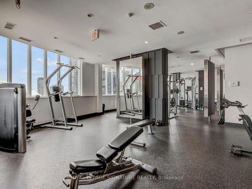 645-250 Wellington St W, Toronto, ON - Indoor Photo Showing Gym Room