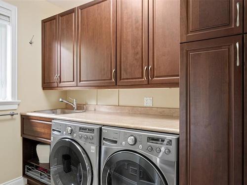 2024 Troon Crt, Langford, BC - Indoor Photo Showing Laundry Room