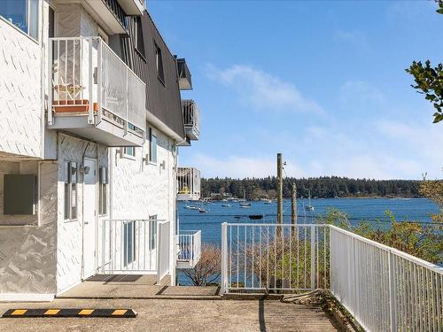 402-55 Dawes St, Nanaimo, BC - Outdoor With Body Of Water