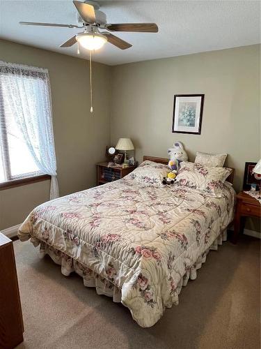 1339 Richter Street, Kelowna, BC - Indoor Photo Showing Bedroom