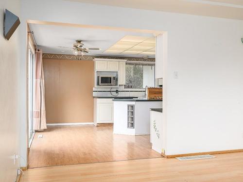 11901 Kalamalka Road, Coldstream, BC - Indoor Photo Showing Kitchen