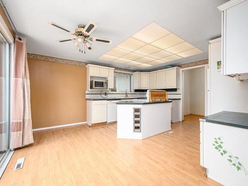 11901 Kalamalka Road, Coldstream, BC - Indoor Photo Showing Kitchen