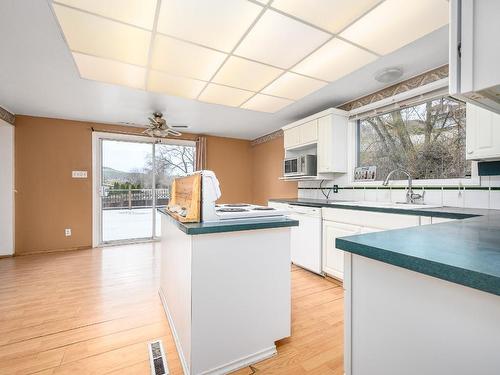 11901 Kalamalka Road, Coldstream, BC - Indoor Photo Showing Kitchen