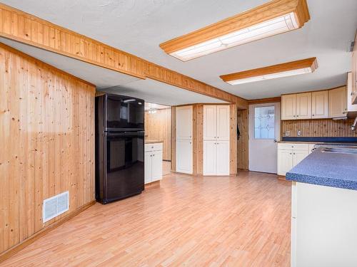 11901 Kalamalka Road, Coldstream, BC - Indoor Photo Showing Kitchen