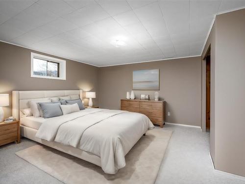 11901 Kalamalka Road, Coldstream, BC - Indoor Photo Showing Bedroom