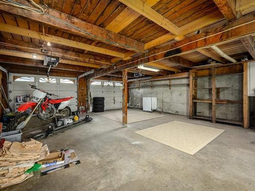 11901 Kalamalka Road, Coldstream, BC - Indoor Photo Showing Garage