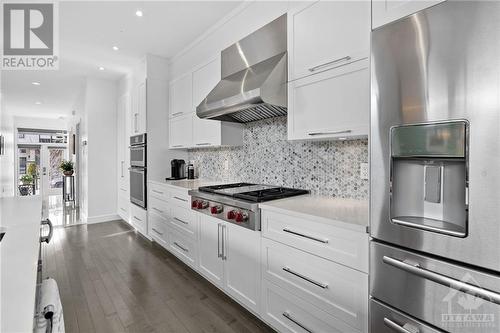 623 Westview Avenue Unit#B, Ottawa, ON - Indoor Photo Showing Kitchen With Upgraded Kitchen