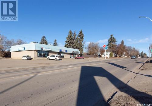 830 9Th Avenue Nw, Moose Jaw, SK 