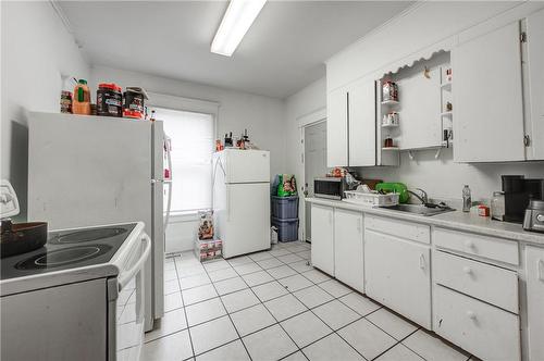 65 Colborne Street S, Simcoe, ON - Indoor Photo Showing Kitchen