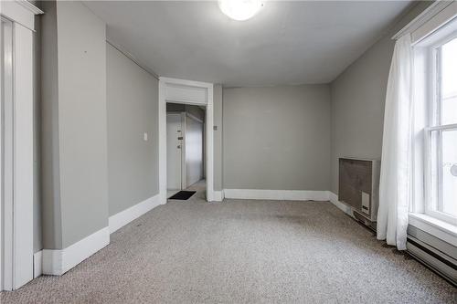 65 Colborne Street S, Simcoe, ON - Indoor Photo Showing Bathroom