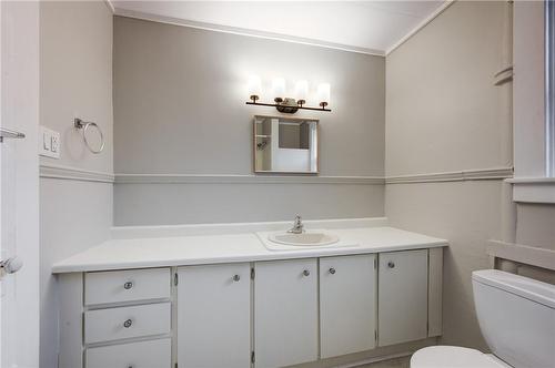 65 Colborne Street S, Simcoe, ON - Indoor Photo Showing Bathroom