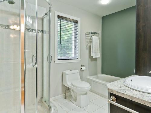 Salle de bains attenante Ã  la CCP - 4501 Rue Ringuette, Sherbrooke (Brompton/Rock Forest/Saint-Élie/Deauville), QC - Indoor Photo Showing Bathroom