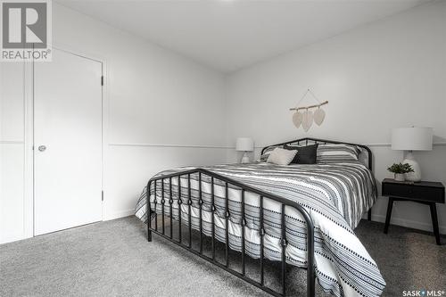 806 5Th Street E, Saskatoon, SK - Indoor Photo Showing Bedroom