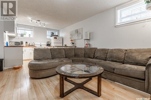 806 5Th Street E, Saskatoon, SK - Indoor Photo Showing Living Room