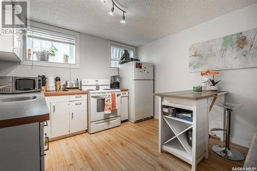 806 5Th Street E, Saskatoon, SK - Indoor Photo Showing Kitchen
