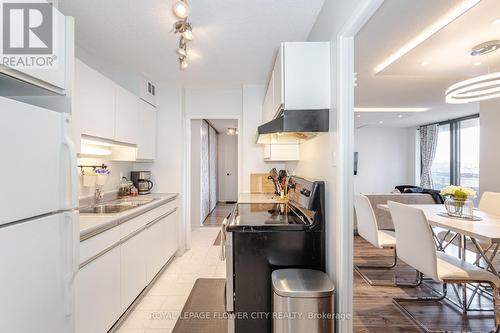 #616 -2929 Aquitaine Ave, Mississauga, ON - Indoor Photo Showing Kitchen With Double Sink