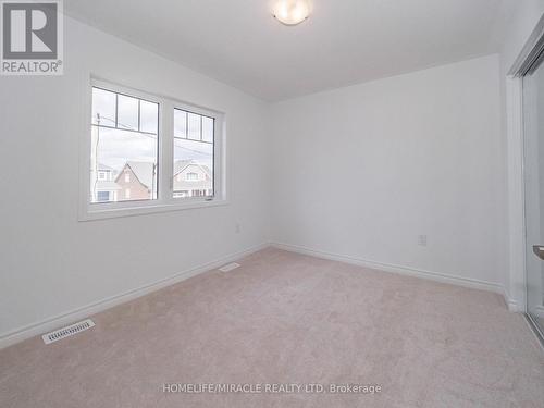 28 Dyer Crescent, Bracebridge, ON - Indoor Photo Showing Other Room