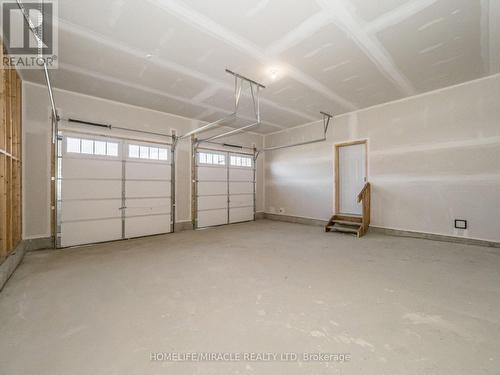 28 Dyer Crescent, Bracebridge, ON - Indoor Photo Showing Garage