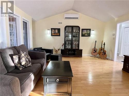 158 Caissie Ave, Shediac, NB - Indoor Photo Showing Living Room