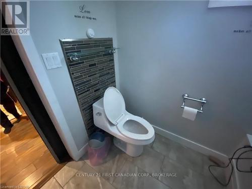 764 Quebec Street, London, ON - Indoor Photo Showing Bathroom