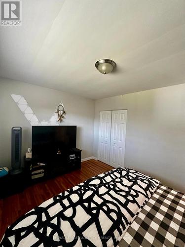 4019 Longfellow Ave, Windsor, ON - Indoor Photo Showing Bedroom