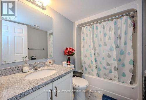 #303 -64 Frederick Dr, Guelph, ON - Indoor Photo Showing Bathroom
