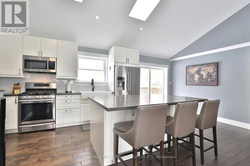 576 Parkside Dr, Hamilton, ON - Indoor Photo Showing Kitchen With Stainless Steel Kitchen With Upgraded Kitchen