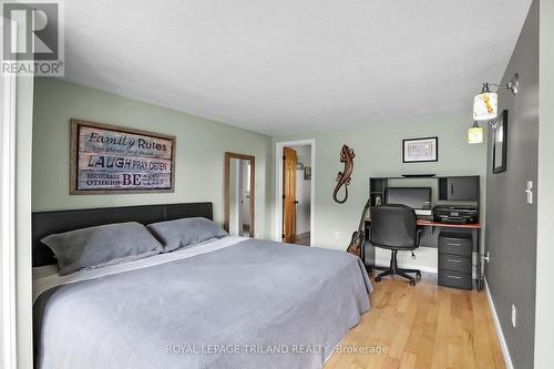 23722 Old Airport Rd, Southwest Middlesex, ON - Indoor Photo Showing Bedroom