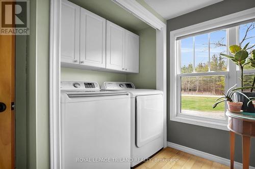 23722 Old Airport Rd, Southwest Middlesex, ON - Indoor Photo Showing Laundry Room
