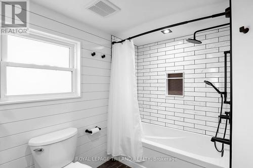 23722 Old Airport Rd, Southwest Middlesex, ON - Indoor Photo Showing Bathroom
