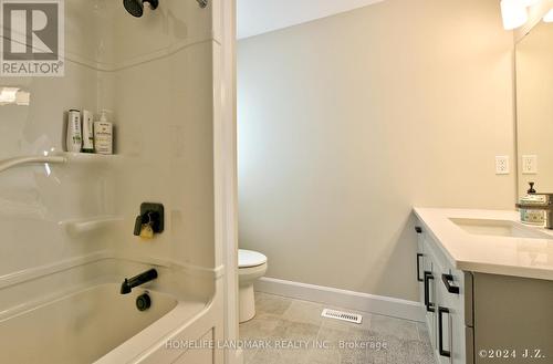 6429 Royal Magnolia Ave, London, ON - Indoor Photo Showing Bathroom