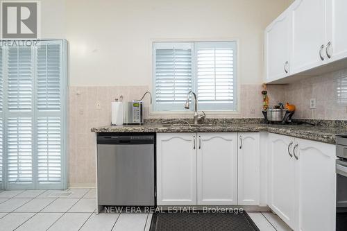 3 Tournament Drive, Brampton, ON - Indoor Photo Showing Kitchen With Upgraded Kitchen