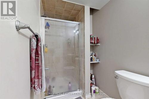 21 Hatton Court, Brampton, ON - Indoor Photo Showing Bathroom