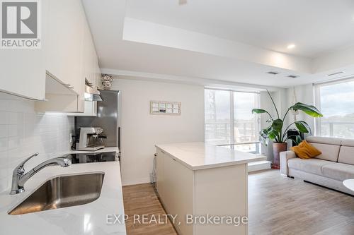 401 - 408 Browns Line, Toronto (Alderwood), ON - Indoor Photo Showing Kitchen