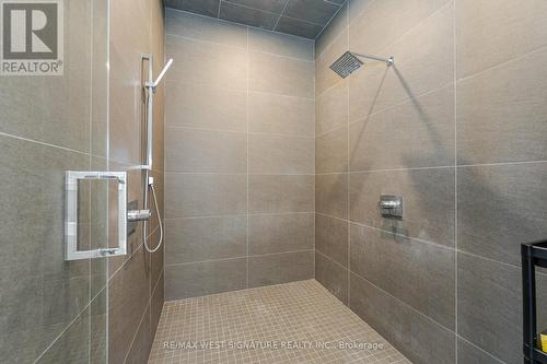 84 Sackville St, Caledon, ON - Indoor Photo Showing Bathroom
