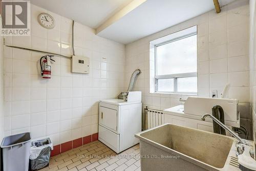 8 Lake Shore Drive, Toronto, ON - Indoor Photo Showing Laundry Room