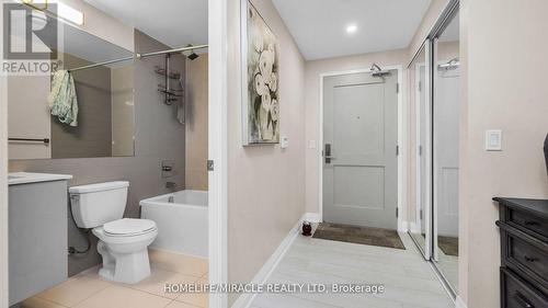 744 - 26 Gibbs Road, Toronto, ON - Indoor Photo Showing Bathroom