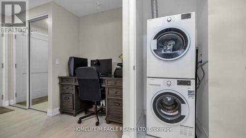 744 - 26 Gibbs Road, Toronto, ON - Indoor Photo Showing Laundry Room