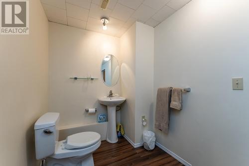2670 Lyndridge Place, Prince George, BC - Indoor Photo Showing Bathroom