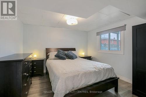 237 Osmond Cres, Newmarket, ON - Indoor Photo Showing Bedroom