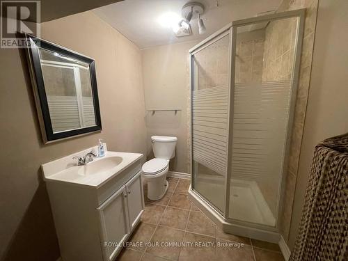 104 Dawlish Ave E, Aurora, ON - Indoor Photo Showing Bathroom