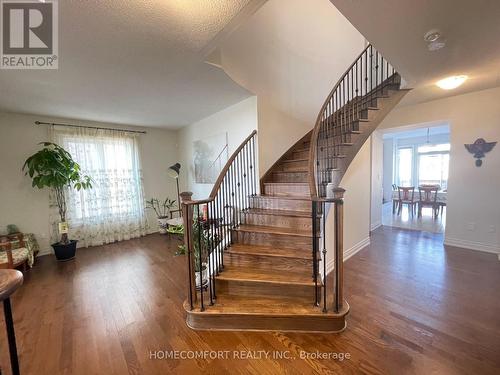 945 Langford Blvd, Bradford West Gwillimbury, ON - Indoor Photo Showing Other Room