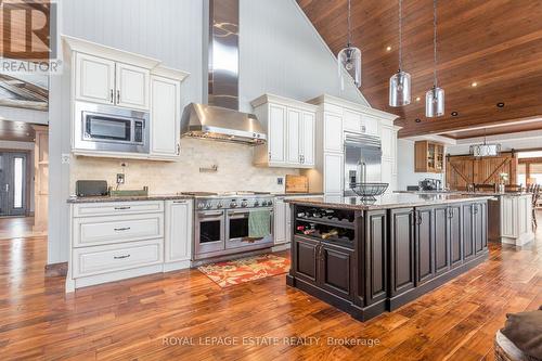 2377 Orimat Road, Severn, ON - Indoor Photo Showing Kitchen With Upgraded Kitchen