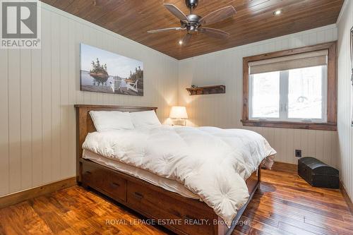 2377 Orimat Road, Severn, ON - Indoor Photo Showing Bedroom